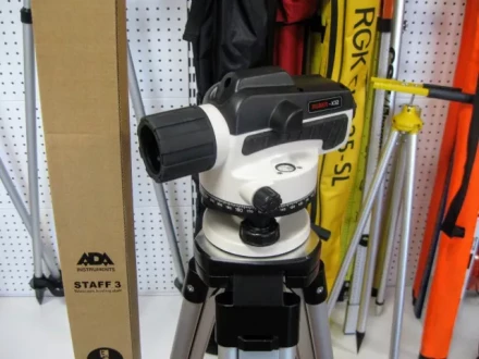 Нивелир ADA Ruber 32 + Рейка ADA STAFF 3 + Штатив на клипсах ADA Light купить в Нягани