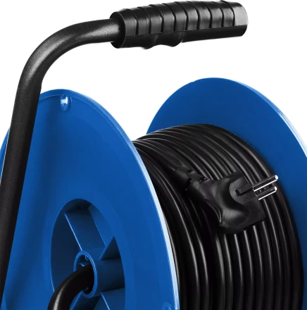 Удлинитель на катушке &quot;ПВС 315&quot;, 40 м, 3500 Вт, 4 гнезда, IP44, ПВС 3х1,5 кв мм, ЗУБР 55081-40 купить в Нягани