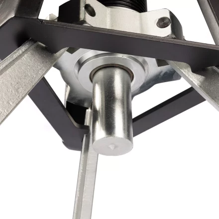 Съемник гидравлический самоцентрирующийся автономный КВТ СГСА-10К со встроенным насосом усилием 10 т (91805) купить в Нягани