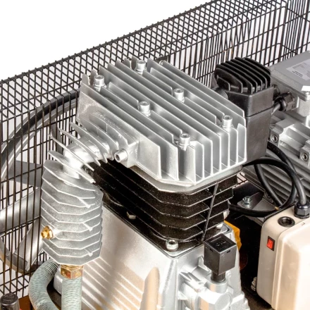 Компрессор масляный Denzel DR4000/200 ременный 58093 купить в Нягани