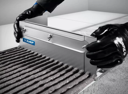 ЗУБР зуб 12*12 мм, до 600 мм, оцинкованная сталь, Раздвижная гребенка для плитки, ПРОФЕССИОНАЛ (08045-12) купить в Нягани