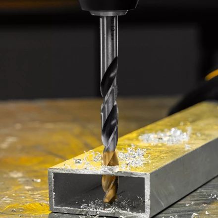 Сверло спиральное по металлу Denzel 10 x 133мм, Р6М5, Golden Tip, многогранная заточка, 718285 купить в Нягани