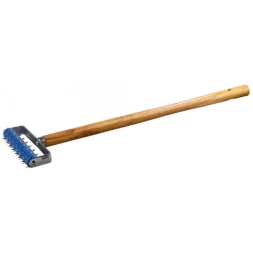 Валик игольчатый STAYER для гипсокартона в сборе, металлические иглы, ручка 500мм, 32х150мм 0395-15