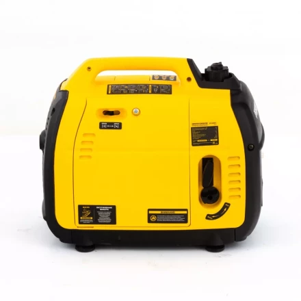 Генератор инверторный GT-2200iS, 2.2 кВт, 230 В, бак 4 л, закрытый корпус, ручной старт Denzel 94702 купить в Нягани