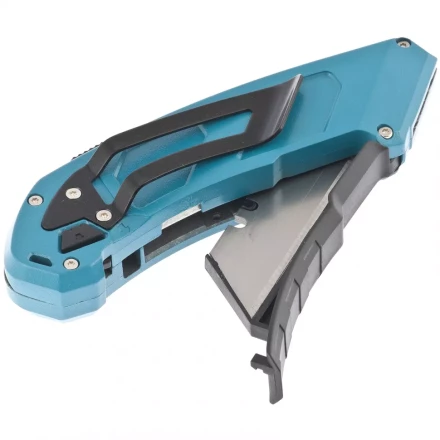 Нож 130 мм алюм. корпус выдв. трапец. лезвие 18 мм SK-5 клипса для ремня + 4 лезвия GROSS 78899 купить в Нягани