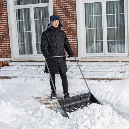Движок для уборки снега пластиковый Сибртех, 695 х 540 х 1460 мм, стальная рукоятка, Россия 615935 купить в Нягани