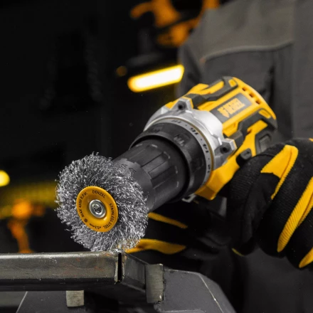 Щетка для дрели, 50 мм, Плоская, со шпилькой, нержавеющая витая проволока Denzel 744623 купить в Нягани