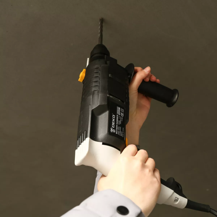 Перфоратор DKH650W DEKO, 063-4110, в кейсе купить в Нягани