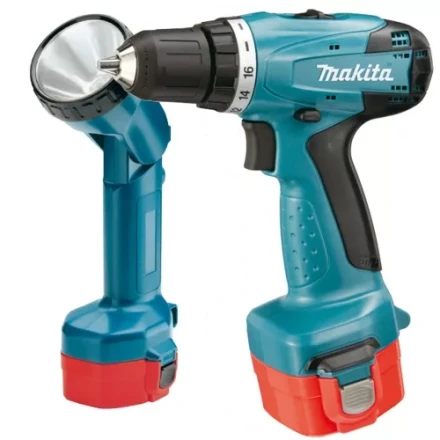 Аккумуляторная дрель-шуруповерт Makita 6271DWPLE +фонарь купить в Нягани