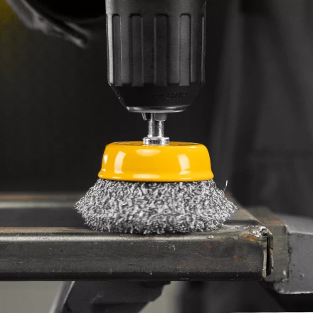 Щетка для дрели, 50 мм, Чашка, со шпилькой, нержавеющая витая проволока Denzel 744633 купить в Нягани