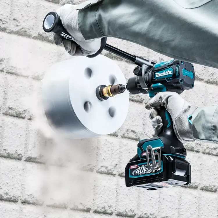 Аккумуляторная дрель-шуруповерт Makita XGT DF001GD201 купить в Нягани