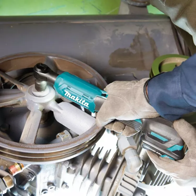Аккумуляторный угловой гайковерт Makita WR100DZ (без АКБ и ЗУ) купить в Нягани