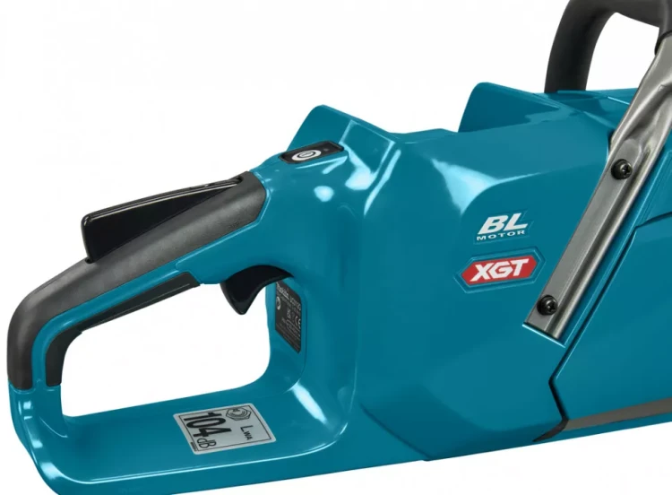 Аккумуляторная цепная пила 40v, шина 40см Makita UC012GZ (без АКБ и ЗУ) купить в Нягани