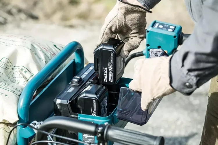 Аккумуляторная тележка Makita DCU180Z (без АКБ и ЗУ) купить в Нягани