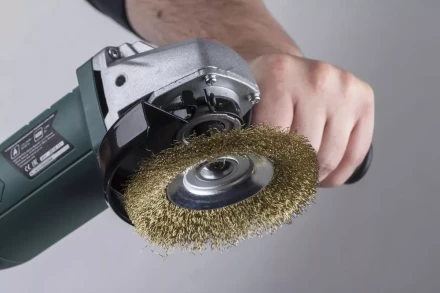 Кордщетка HAMMER тарелка 125мм для УШМ гофрированная латунированная сталь (207-108) купить в Нягани