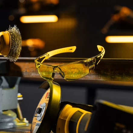 Очки защитные открытые Denzel 89192, поликарбонатные, желтая линза, 2х комп.дужки купить в Нягани