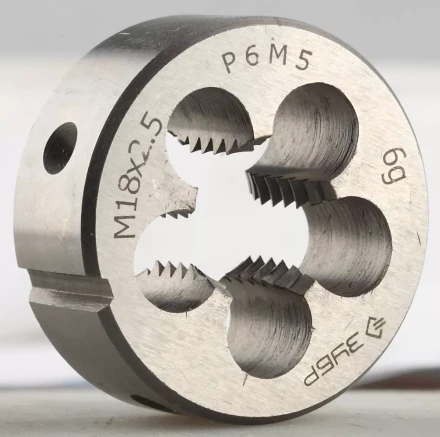 Плашка ЗУБР &quot;ЭКСПЕРТ&quot; круглая машинно-ручная для нарезания метрической резьбы, М18 x 2,5 4-28023-18-2.5 купить в Нягани