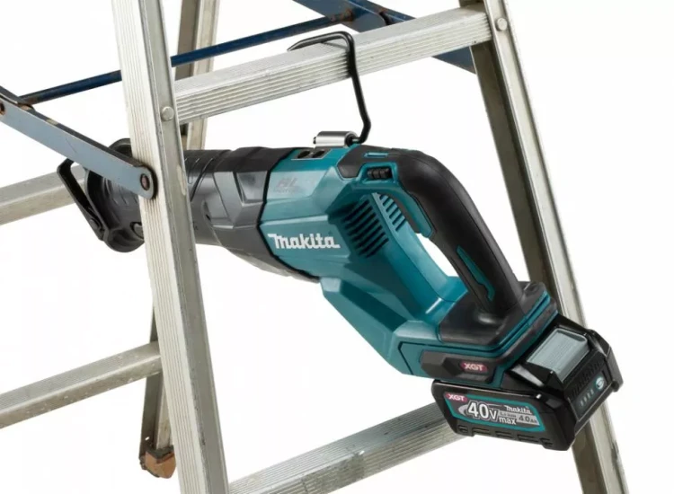 Аккумуляторная сабельная пила Makita XGT JR001GM201 купить в Нягани