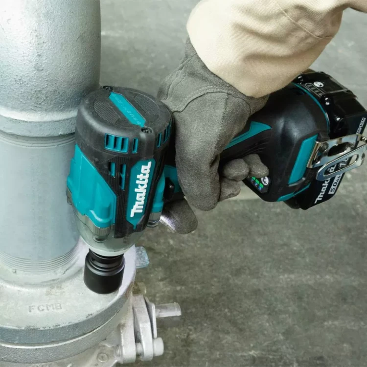 Аккумуляторный ударный гайковерт Makita DTW300RTJ (2 АКБ 5 Ач, ЗУ) купить в Нягани