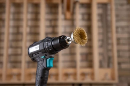 Кордщетка HAMMER чаша 50мм для дрели гофрированная латунированная сталь (207-201) купить в Нягани