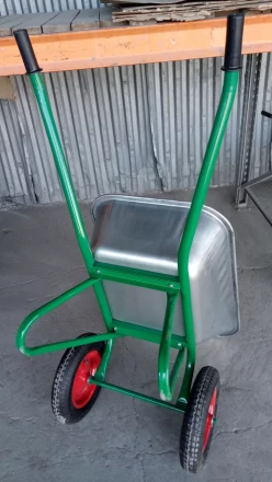 Тачка садово-строительная 2-х колесная усиленная грузоподъемность 320 кг объем 100 л Сибртех 68936 купить в Нягани