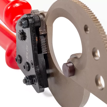 Секторные ножницы диэлектрические КВТ НСТи-40 для резки кабелей до 40 мм, проводов АС со стальным сердечником и прутков из низкоуглеродистой стали (84395) купить в Нягани