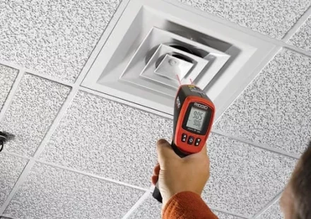 Бесконтактный инфракрасный термометр micro IR-200  36798 купить в Нягани