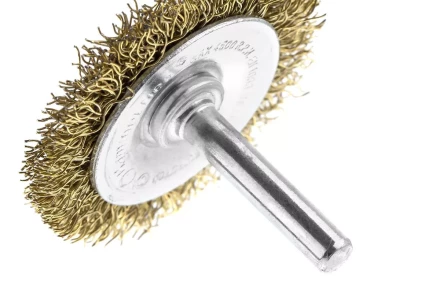 Кордщетка HAMMER плоская 50мм для дрели гофрированная латунированная сталь (207-205) купить в Нягани