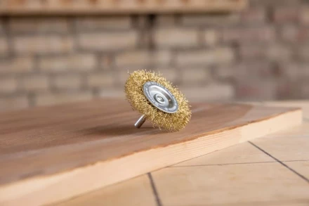 Кордщетка HAMMER плоская 50мм для дрели гофрированная латунированная сталь (207-205) купить в Нягани