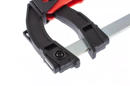 Струбцина реечная быстрозажимная пластиковый корпус рычажно-храповой механизм 300 х 90 х 390 мм штанга 5 х 20 мм Matrix 20738 купить в Нягани