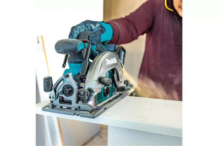 Аккумуляторная дисковая пила Makita 40B XGT HS012GZ (без АКБ и ЗУ) купить в Нягани