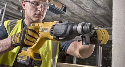 Перфоратор аккуммуляторный DeWalt DCH 133 N купить в Нягани