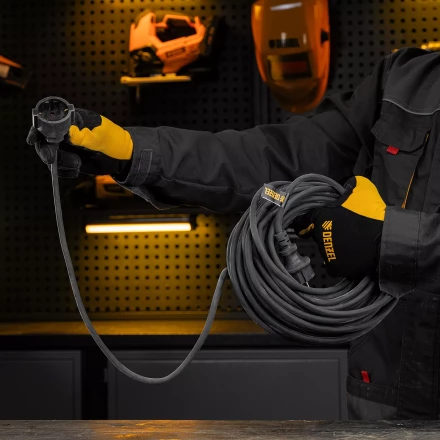 Удлинитель-шнур силовой Denzel Top Series 37420, КГТТ, 20м, 1 розетка, 3 x 1,5 мм, 3 м купить в Нягани