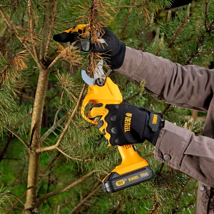 Перчатки универсальные, усиленные, с защитными накладками, размер 10// Denzel 68003 купить в Нягани