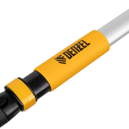 Щетка-сметка со скребком, телескоп, поворотная голова, 750-1120 мм Denzel 55326 купить в Нягани