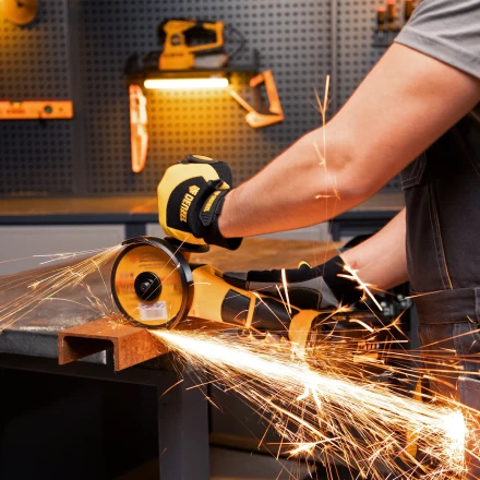 Машина углошлифовальная аккумуляторная бесщет. Denzel BLG-IB-18-125-4 27005, Li-ion, 18 В купить в Нягани