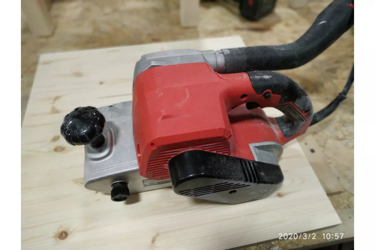 Ленточная шлифмашина Makita M9400 купить в Нягани