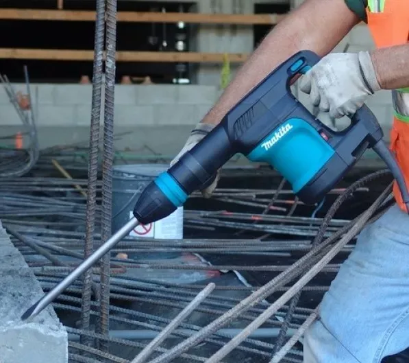 Молоток отбойный Makita HM0870C купить в Нягани