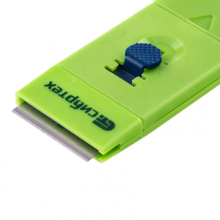 Скребок пластмассовый с выдвижным сменным лезвием Сибртех 79539 купить в Нягани