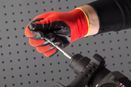 Нейлоновые перчатки с нитриловым покрытием HAMMER 230-030 купить в Нягани