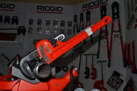 Прямой трубный ключ для тяжелых работ 18  31025 купить в Нягани