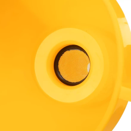 Воронка пластиковая 160 мм с металлическим ситом и гибким наконечником Denzel 537206 купить в Нягани