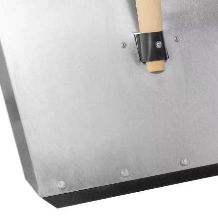 Лопата для уборки снега тротуарная Сибртех 61658, алюминиевая,500х400х1420мм, деревянный черенок, Россия купить в Нягани