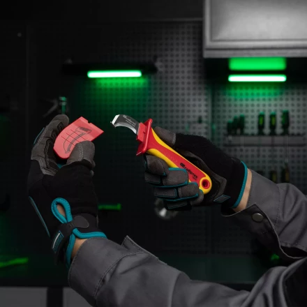 Нож диэлектрический Сибртех до 1000 В, для снятия оплетки электрокабелей 78808 купить в Нягани