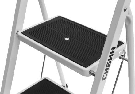 Лестница-стремянка СИБИН стальная c широкими ступенями, 4 ступени 38807-04 купить в Нягани