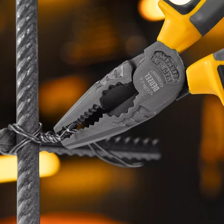 Плоскогубцы комбинированные 205 мм Denzel 17082, трехкомпонентные рукоятки купить в Нягани