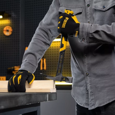 Молоток кровельщика 600 г, цельнокованый, боек с магнитом, двухкомп. обрезин. рук-ка Denzel 10623 купить в Нягани