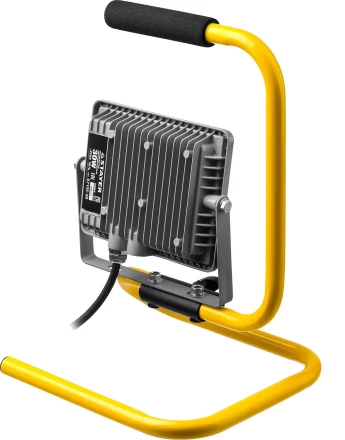 Прожектор LEDPro светодиодный, STAYER Profi 57135-30, переносной с подставкой, 30Вт 57135-30 купить в Нягани