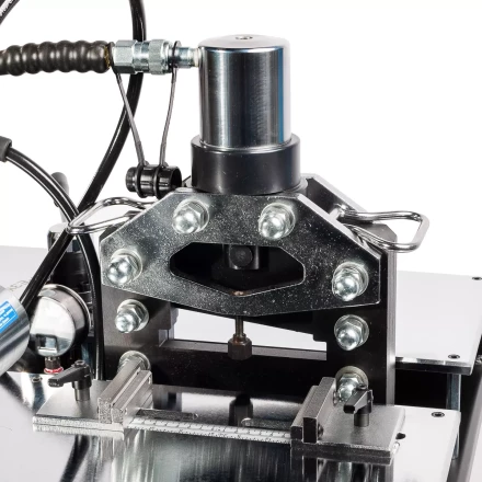 Стол КВТ СШО-150 NEO с комплектом шинообрабатывающего оборудования для шин до 150 мм (85683) купить в Нягани