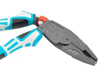 Плоскогубцы с изогнутой головой, комбинированные, трехкомпонентные рукоятки, 200 мм GROSS 16985 купить в Нягани